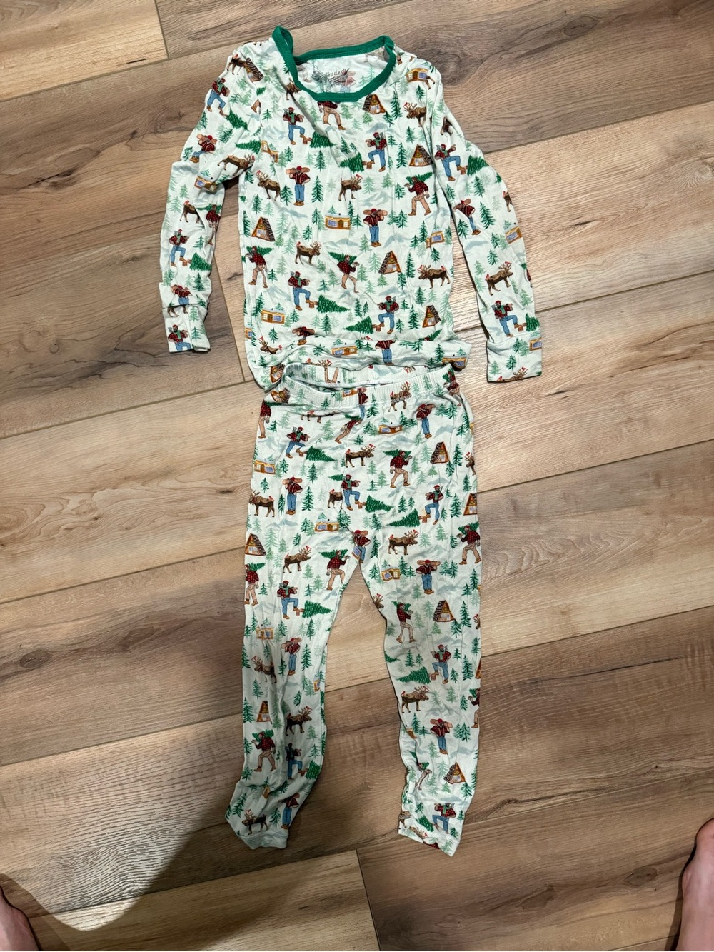 Kids Long-Sleeve Woodland Print Pajama Set - Green Trim